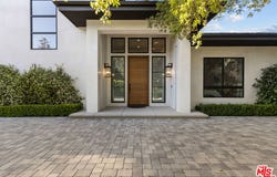 17401 Rancho St, Encino, CA 91316