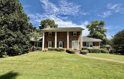 138 Cedarcrest Dr, Florence, AL 35630