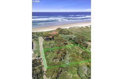121 NW TEXAS St, Yachats, OR 97498