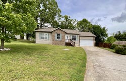 147 Mystic Avenue, Hollister, MO 65672