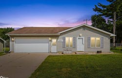101 Pleasantview Road, Marshalltown, IA 50158