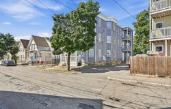 33 Park St, Brockton, MA 02301
