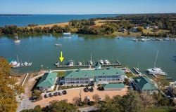 26 Oyster Road, URBANNA, VA 23175