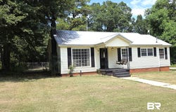 105 Spring St, Evergreen, AL 36401