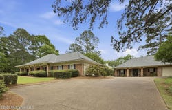 235 Brae Burn Drive, Jackson, MS 39211
