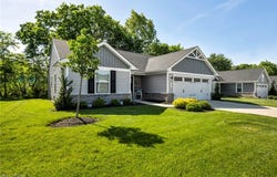 141 W Spring Drive, Elyria, OH 44035