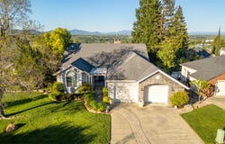 3126 Riesling Path, Redding, CA 96001