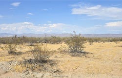 2916 S Pima Road, Golden Valley, AZ 86413