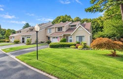 12 Hidden Pines Way, Bohemia, NY 11716