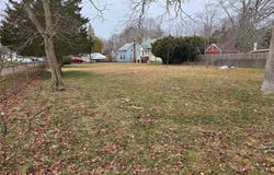 5 Cedar Road E, Mastic Beach, NY 11951