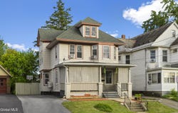 942 Central Parkway, Schenectady, NY 12309