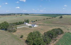 1584 E 517th Road, Brighton, MO 65617
