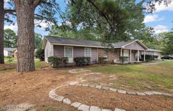 1204 Deerfield Lane, Jackson, MS 39211