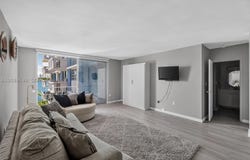 800 West Ave, Miami Beach, FL 33139