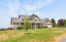1726 Little Bear Ridge Rd, Troy, ID 83871