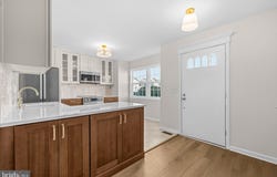 117 DAVIS Avenue SW, LEESBURG, VA 20175