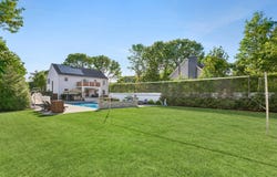 9 SEASIDE AVE, Hampton Bays, NY 11946
