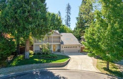 1075 Anglers Place, Shady Cove, OR 97539