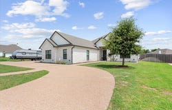 205 Fox Run Lane, Robinson, TX 76706
