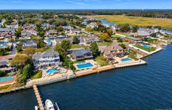 8 Shoal Drive, West Islip, NY 11795