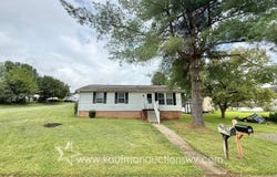 224 Broadway Ave, Bridgeport, WV 26330