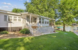 190 Center Point Drive, Montezuma, IA 50171