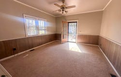 110 N Thompson St, Pratt, KS 67124
