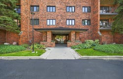9357 Landings Lane, Des Plaines, IL 60016
