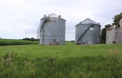 24801 1200 E St, Walnut, IL 61376