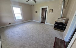 318 E 7th Ave, Winfield, KS 67156