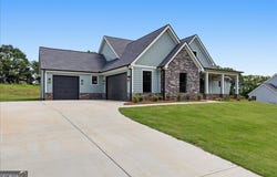 105 Maney Drive, Statham, GA 30666