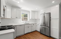 106 Lynnfield St, Peabody, MA 01960