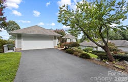 414 Ledgemont Court, Flat Rock, NC 28731