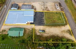 314 E Washington Boulevard, Cuba, MO 65453