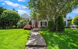 100 Cabot Road, Massapequa, NY 11758