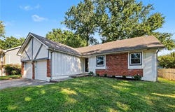 13935 S Cottonwood Drive, Olathe, KS 66062