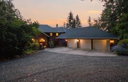 40450 HILLTOP Dr, Lebanon, OR 97355