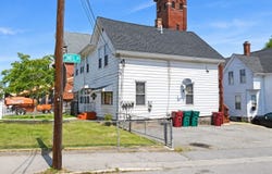 89 Mammoth Rd, Lowell, MA 01854