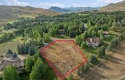 114 HIGHLANDS Dr, Sun Valley, ID 83353
