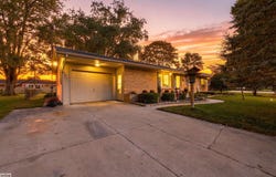 537 N Neeper Street, Capac, MI 48014