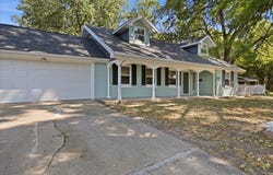 1015 W Downing Street, Springfield, MO 65807