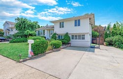 1 Debora Drive, Plainview, NY 11803