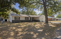 22 E 15th Street, Grove, OK 74344