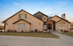 5758 S WASATCH Blvd, Holladay, UT 84121