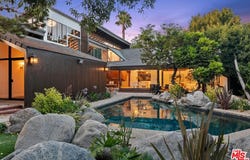 515 N Roxbury Dr, Beverly Hills, CA 90210