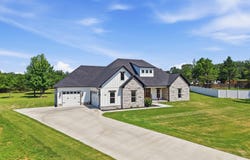 18 Ules Watson Drive, Greenbrier, AR 72058