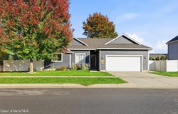 8320 N Ainsworth Dr, Hayden, ID 83835