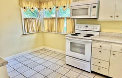 534 Valley View, Vermillion, SD 57069