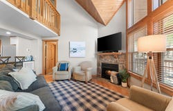 52 Cantwell Lane, Branson West, MO 65737