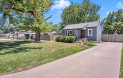 534 E Simpson St, McPherson, KS 67460